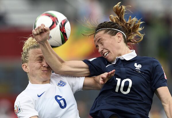 Чемпионат мира по футболу среди женщин 2015. Матч Англии против Франции
