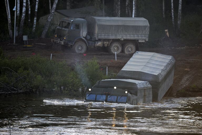 Военная техника во время демонстрационной программы Международного военно-технического форума Армия-2015