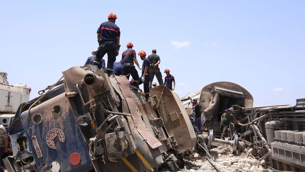 На месте столкновения поезда и грузовика недалеко от столицы Туниса