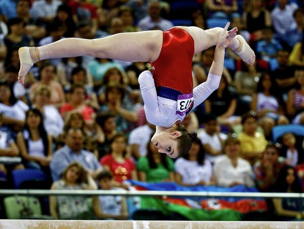 Гимнастка Алия Мустафина во время выступления на I Европейских играх в Баку
