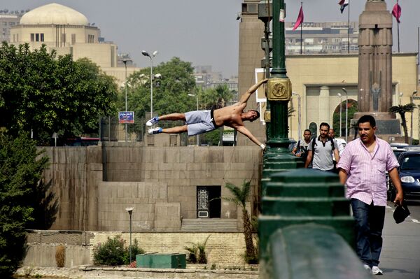 Спортсмен Осама Фавзи на улице Каира, Египет