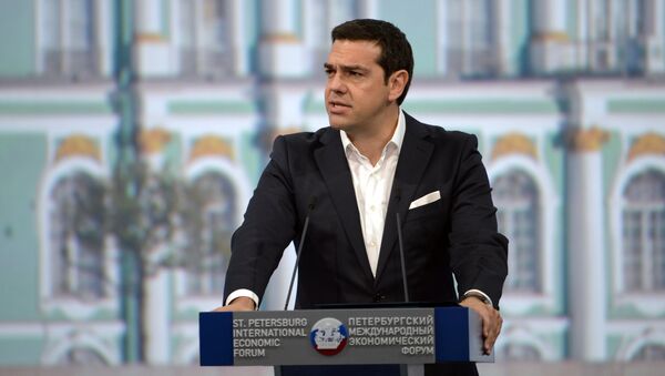 Премьер-министр Греции Алексис Ципрас выступает на пленарном заседании в рамках XIX Петербургского экономического форума