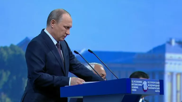 Выступление Путина на ПМЭФ: выход из кризиса, инфляция и развитие экономики РФ Выступление Путина на ПМЭФ: выход из кризиса, инфляция и развитие экономики РФ
