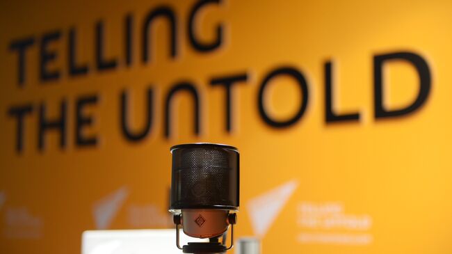 В студии радио Sputnik. Архивное фото