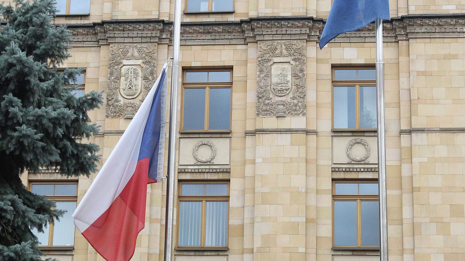 Флаг в посольстве Чехии в Москве, архивное фото - РИА Новости, 1920, 19.04.2021