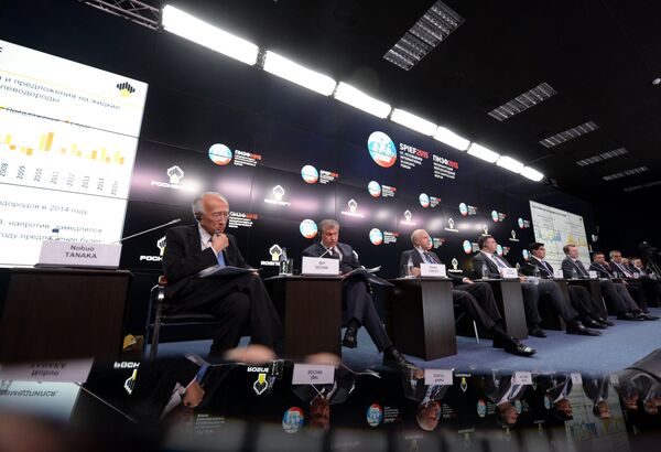 Саммит глав энергетических компаний Новый баланс на рынке нефти и его последствия в рамках ПМЭФ 2015