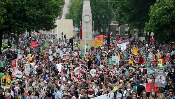 Акция протеста против политики экономии правящей Консервативной партии в Лондоне, 20 июня 2015