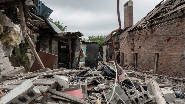 Последствия обстрела Горловки в Донецкой области. Архивное фото.