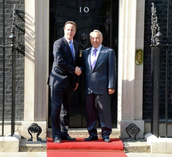 Президент Казахстана Нурсултан Назарбаев и Премьер-Министр Великобритании Дэвид Кэмерон