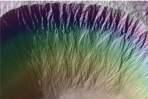 Овраги на склонах кратера Исток. Фото с зонда MRO