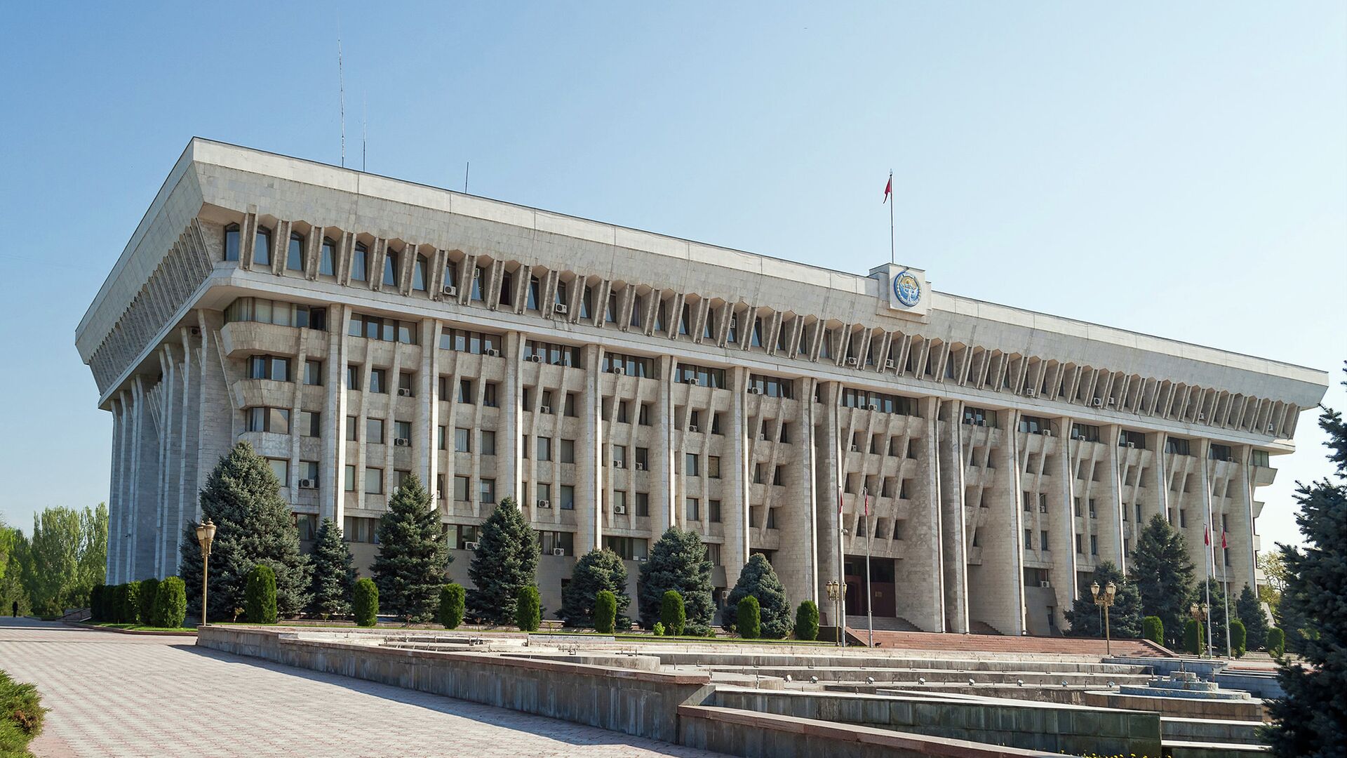 Здание парламента в Бишкеке. Киргизия Здание парламента в Бишкеке. Киргизия - РИА Новости, 1920, 27.02.2025