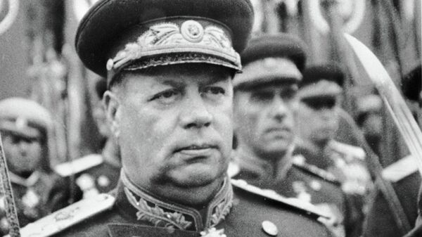 Маршал Советского Союза Федор Толбухин встречает Победу на параде в Москве