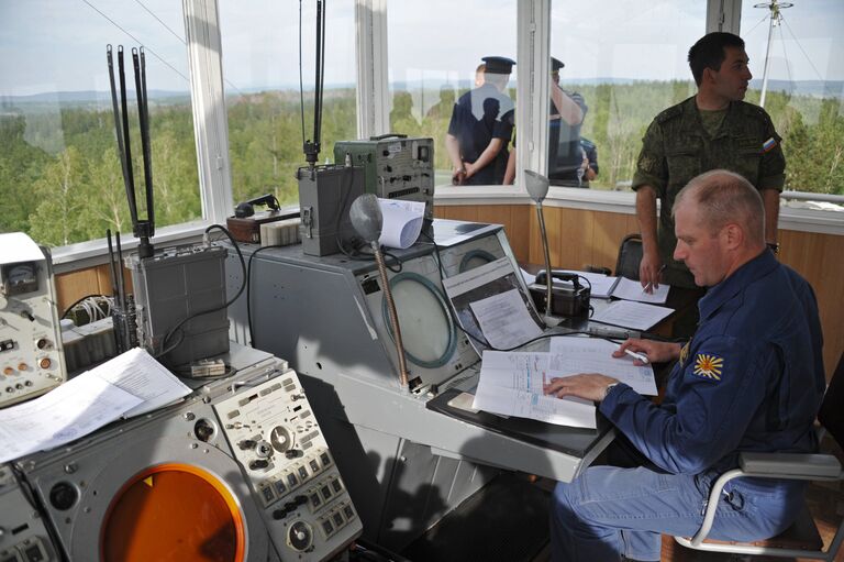 Военнослужащие во время совместной воздушно-огневой конференции ВВС И ПВО России и Белоруссии