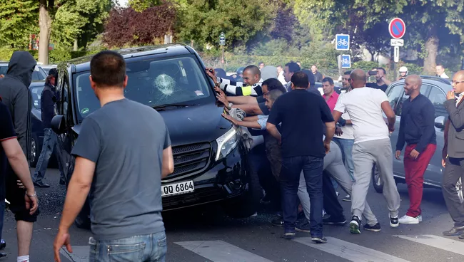 Забастовка таксистов против приложения Uber во Франции