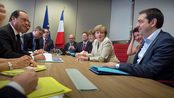 Греческий премьер-министр Алексис Ципрас встречается с Меркель и Олландом в Брюсселе. 26 июня 2015