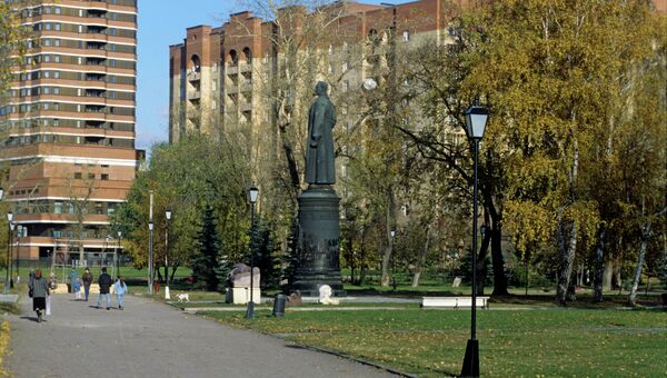 Памятник Феликсу Эдмундовичу Дзержинскому. Архивное фото
