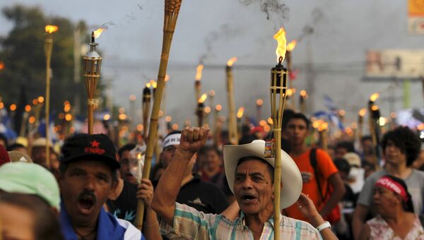 Жители Гондураса вышли на улицы с требованием отставки президента