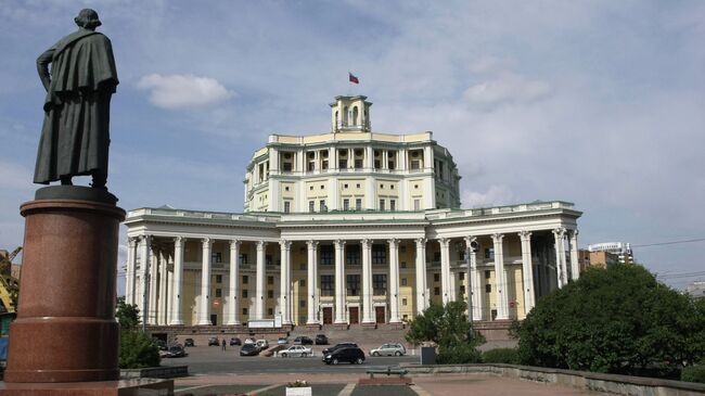 Здание Центрального академического театра Российской армии на Суворовской площади. Архивное фото