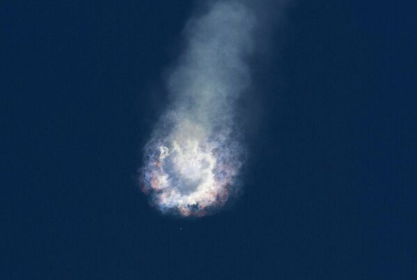 Взрыв ракеты Falcon 9 после запуска к МКС, 28 июня 2015