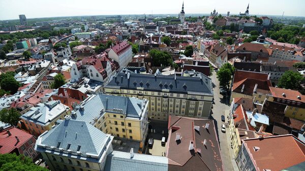 Таллин. Вид на Старый город с верхушки церкви Олевисте - самого высокого строения средневековой Европы. Архивное фото