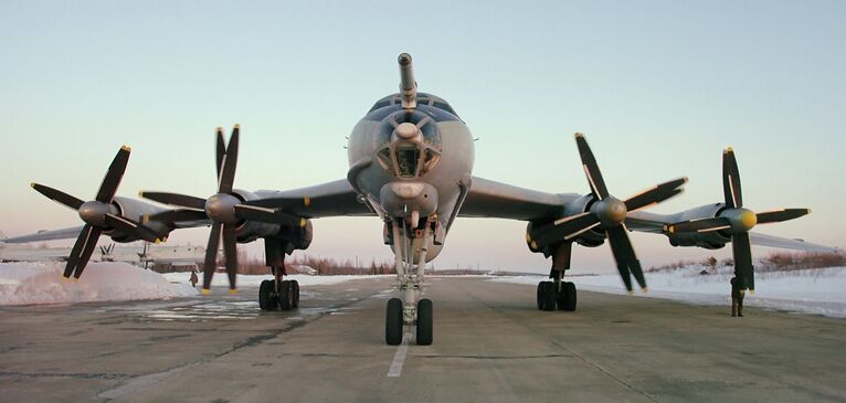 Противолодочный самолет Ту-142