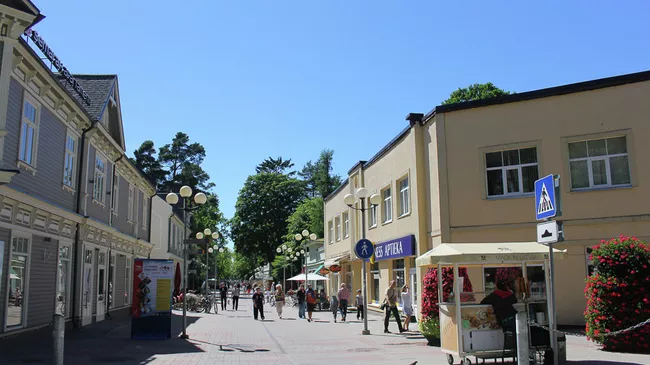 Вид на главную улицу Юрмалы
