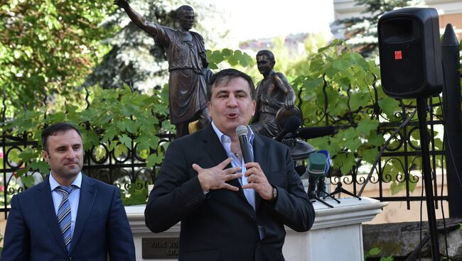 Председатель Одесской областной государственной администрации Михаил Саакашвили на встрече с жителями Одессы