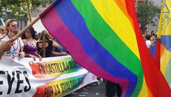 Гей-парад в честь 10-летней годовщины узаконивания однополых браков в Мадриде