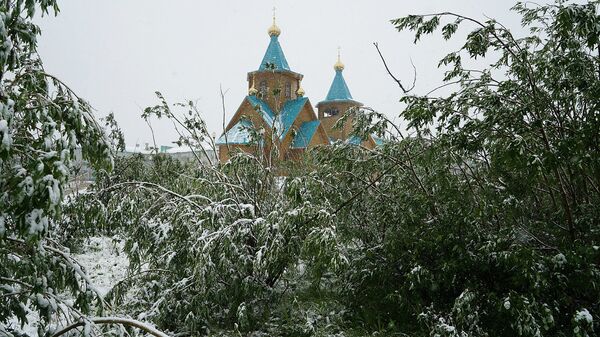Улицы Воркуты под снегом, выпавшим в результате холодного атмосферного фронта
