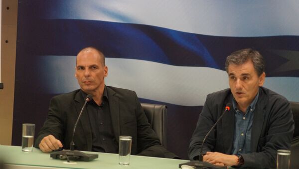 Эвклид Цакалотос (справа) назначен министром финансов вместо подавшего в отставку Яниса Варуфакиса (слева). Архивное фото