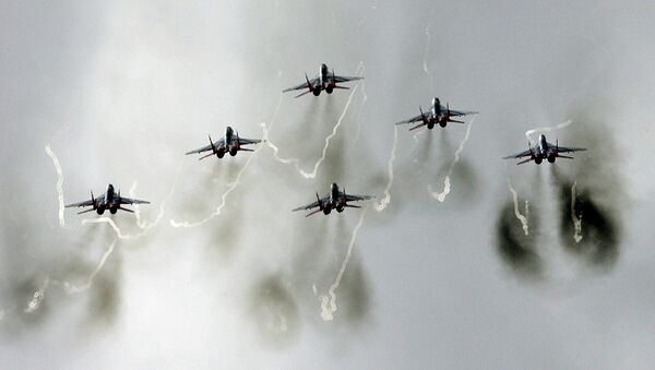 Пилотажная группа на самолетах МиГ-29, архивное фото