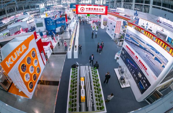 Стенд Китайских железных дорог на открытии Международной промышленной выставки Иннопром 2015