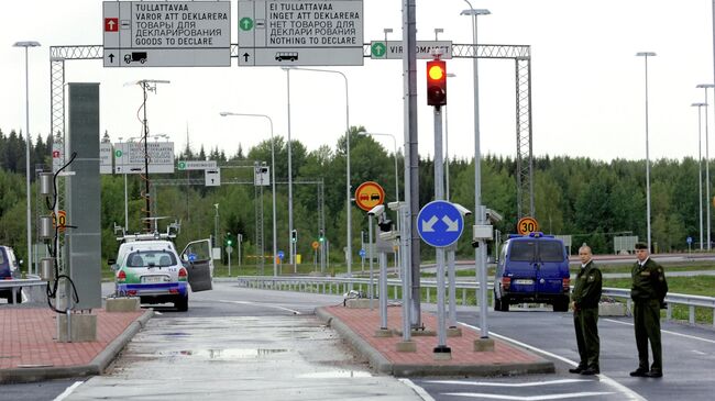 Еврокомиссия изучит закон о выдворении беженцев, принятый в Финляндии