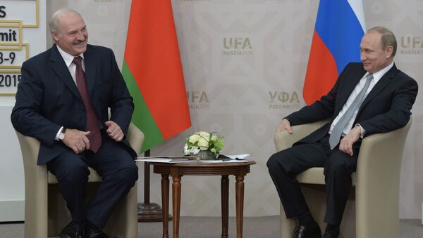 Президент Российской Федерации Владимир Путин и Президент Республики Белоруссия Александр Лукашенко во время встречи в Уфе