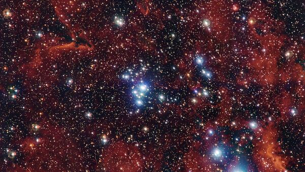 Новое изображение яркой звездной группы в Млечном Пути