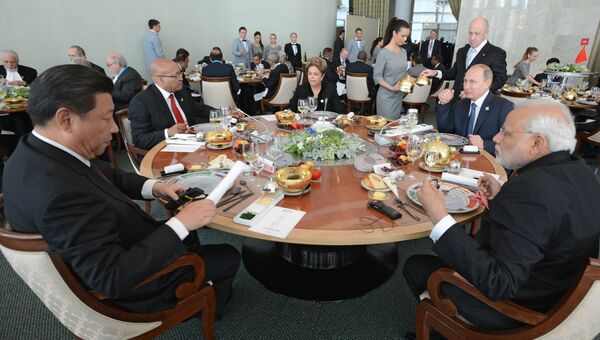 Встреча лидеров БРИКС в узком составе в формате рабочего завтрака