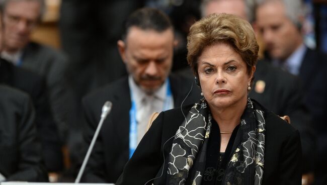 Президент Бразилии Дилма Руссефф во время встречи лидеров БРИКС