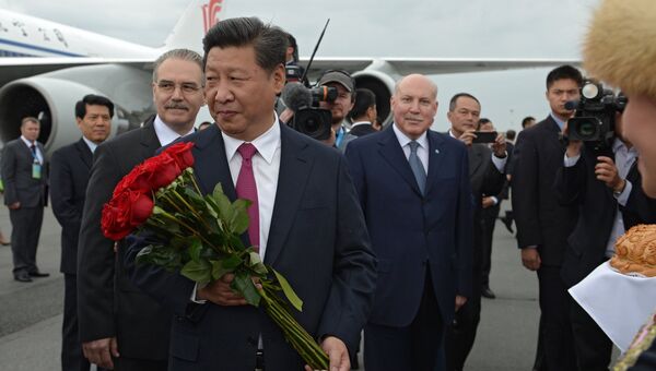 Председатель Китайской Народной Республики Си Цзиньпин, прибывший для участия в саммитах БРИКС и ШОС