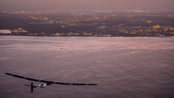 Самолет Solar Impulse 2 в полете