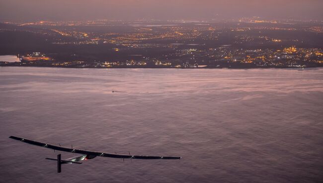 Самолет Solar Impulse 2 в полете