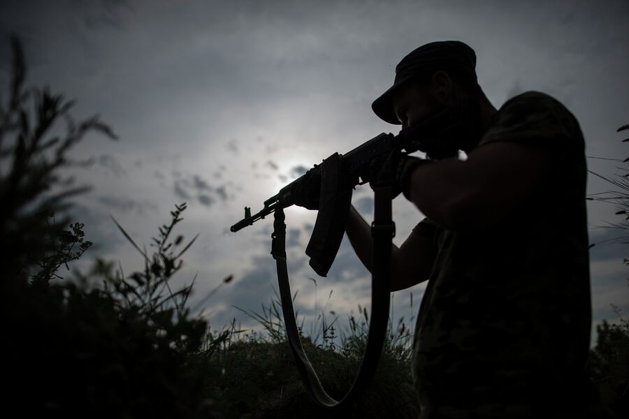 Боец украинского добровольческого батальона в Донецкой области