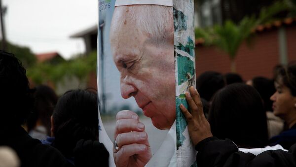 Плакат с изображением Папы Франциска в Санта-Крус