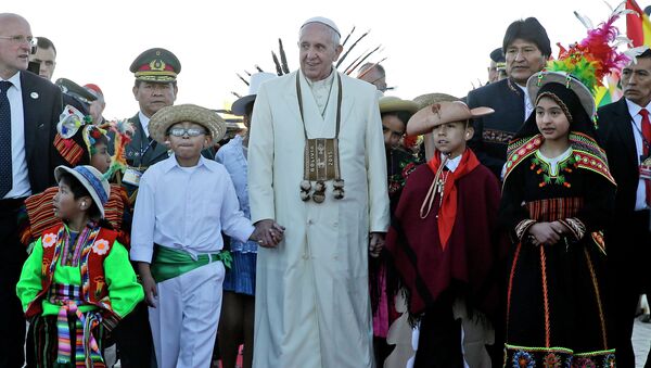 Папа Франциск во время визита в Боливию