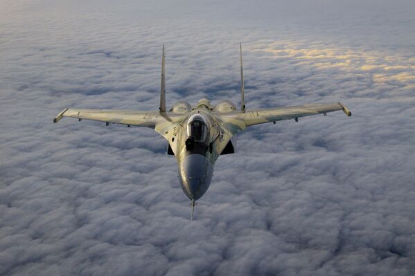 Российский многоцелевой сверхманёвренный истребитель Су-35