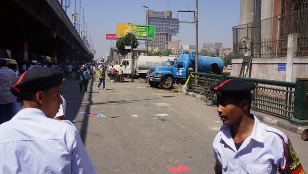 На месте взрыва в районе итальянского консульства в Каире