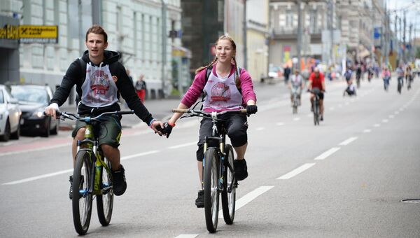 Участники велопробега ГУМовские велокатания в центре Москвы