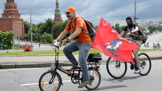 Участники велопробега в Москве. Архивное фото