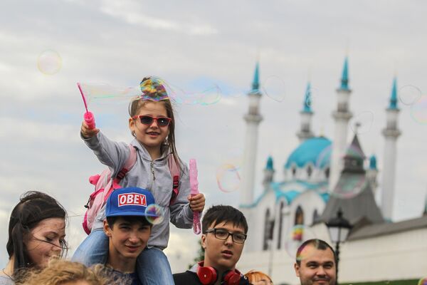 Парад мыльных пузырей в Казани