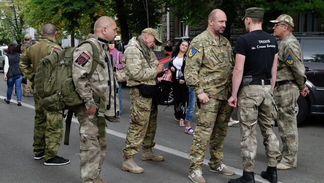 Митинг Правого сектора у здания администрации президента Украины. Архивное фото