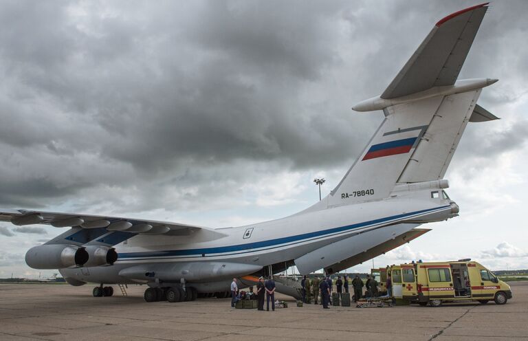 Пострадавших при обрушении казармы омского учебного центра ВДВ доставили в Москву